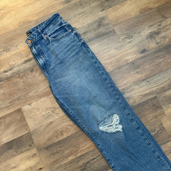 Express Relaxed Straight Blue Ripped Denim Jeans Woman’s 8 Regular - Picture 6 of 9